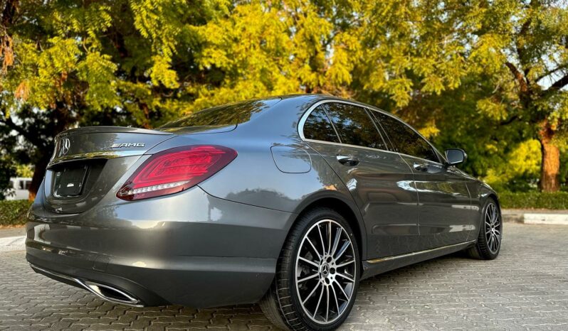 
								Mercedes C-Class 2018 Grey Mountain full									