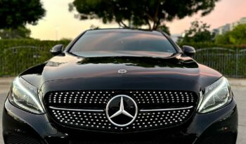 
										Mercedes C-Class 2018 Black (Metallic) full									