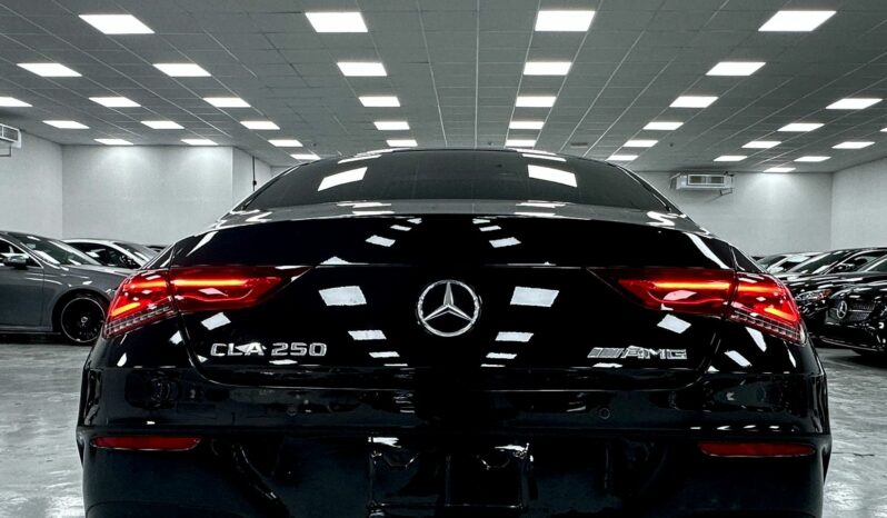 
								Mercedes CLA-Class 2020 Black (Night) full									