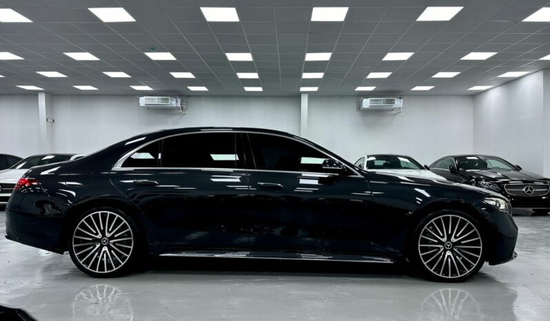 
								Mercedes S-Class 2022 Grey Mountain (Metallic) full									