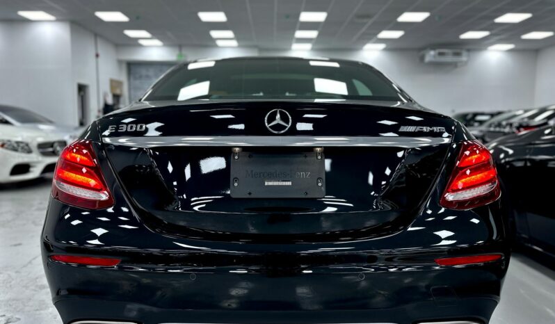 
								Mercedes E-Class 2019 Black (Metallic) full									