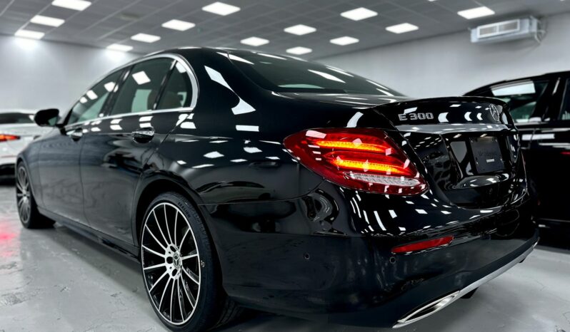 
								Mercedes E-Class 2019 Black (Metallic) full									