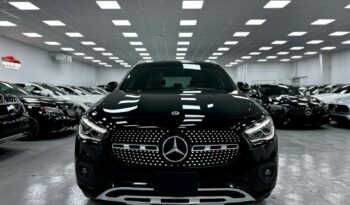 
										Mercedes gla-class 2021 Black (Metallic) full									