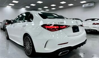 
										Mercedes C-Class 2022 White (Pearl) full									