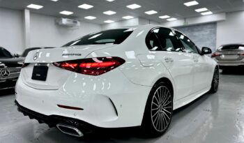 
										Mercedes C-Class 2022 White (Pearl) full									